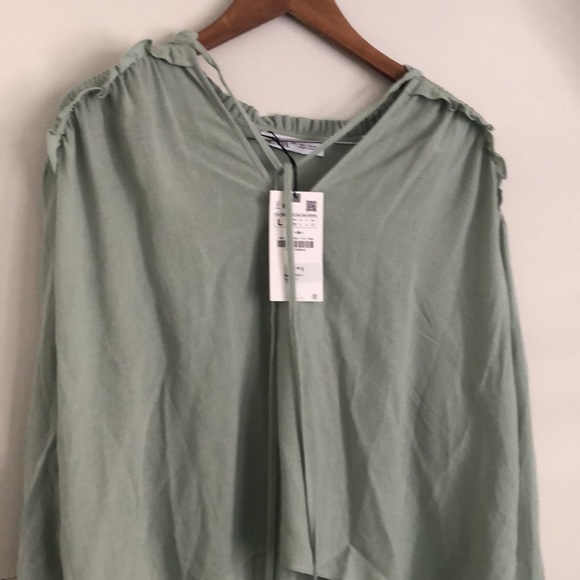 Zara Smocked Shoulder Blouse - Picture 4 of 8